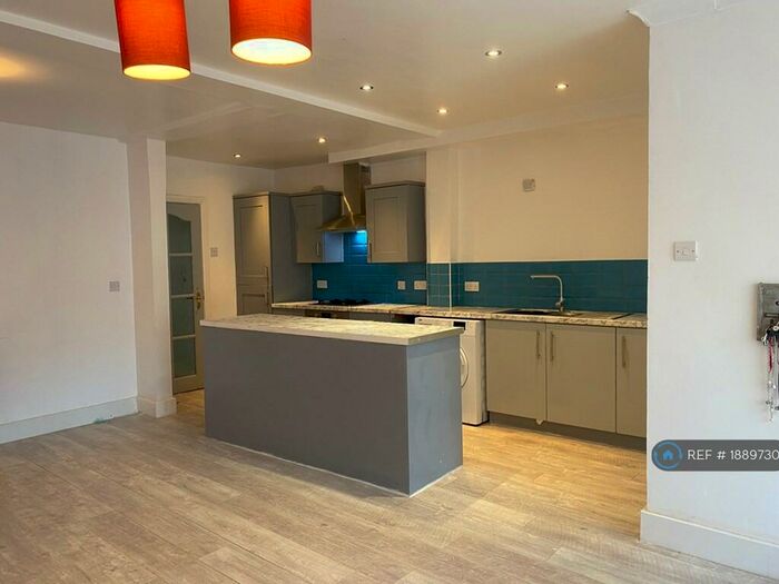 4 Bedroom Terraced House To Rent In Dunchurch Highway, Coventry, CV5