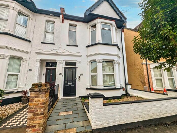 2 Bedroom Flat To Rent In Alexandra Road, Leigh-On-Sea, SS9