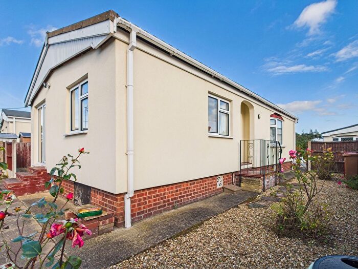 2 Bedroom Mobile/park Home For Sale In Parklands Mobile Homes, Scunthorpe, DN17