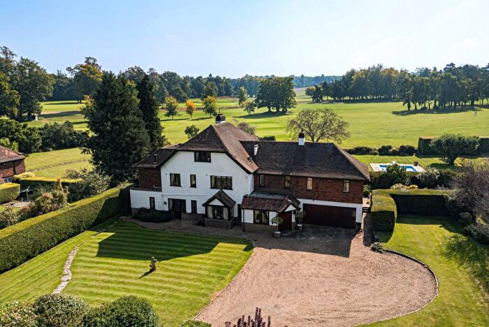 6 Bedroom Detached House For Sale In Guildford Road, Effingham, KT24