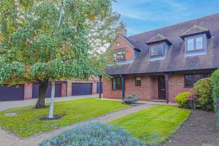 4 Bedroom Semi-Detached House For Sale In Aston Bury, Aston, Hertfordshire, SG2