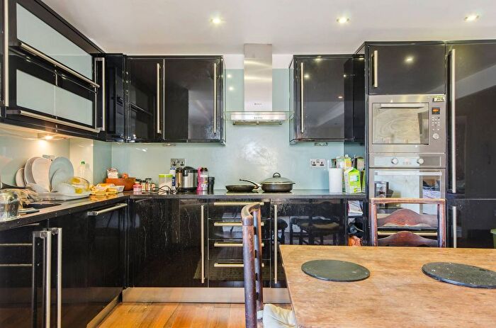 2 Bedroom Flat To Rent In Rotherhithe Street, Rotherhithe, London, SE16