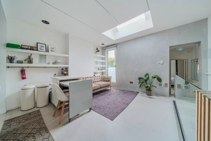 2 Bedroom Flat To Rent In Malton Street, London, SE18