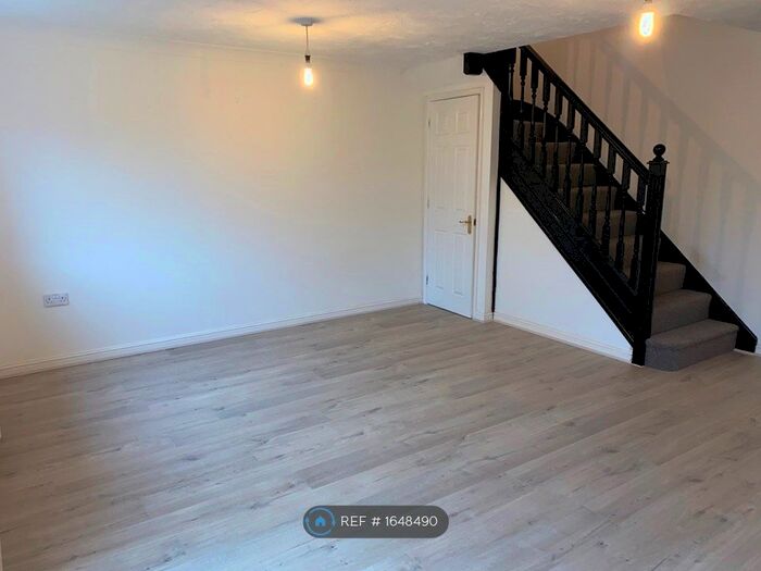 3 Bedroom End Of Terrace House To Rent In Shropshire Court, Bletchley, MK3