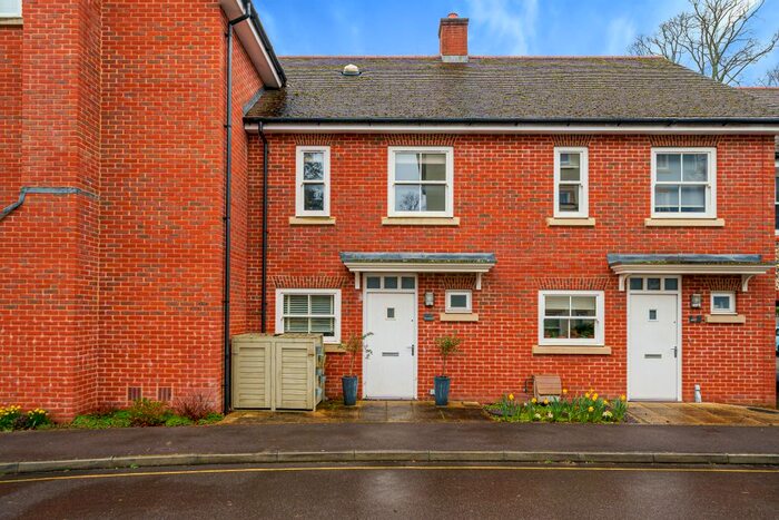 2 Bedroom Terraced House To Rent In Winton Close, Winchester, SO22