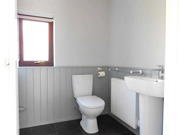 2 Bedroom Terraced House To Rent In West Close, Axminster, EX13