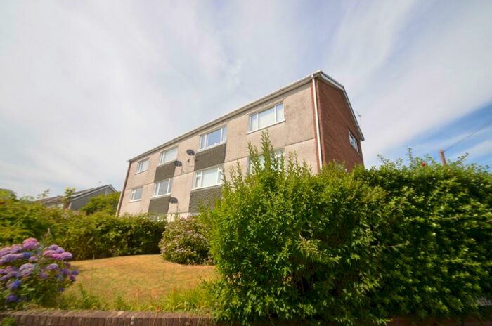 2 Bedroom Flat To Rent In Heol Lewis, Cardiff, CF14