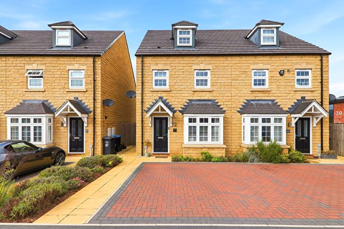 3 Bedroom Town House For Sale In Buttersyke Way, Harrogate, HG3