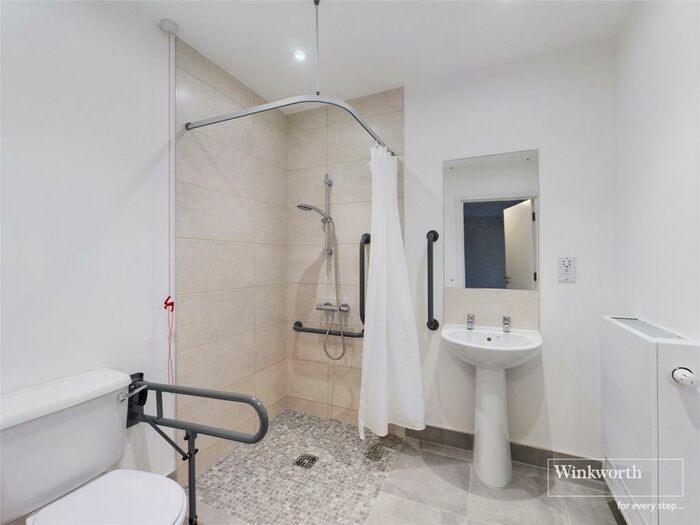 2 Bedroom Apartment To Rent In Huntley Place, Flagstaff Road, Reading, Berkshire, RG2