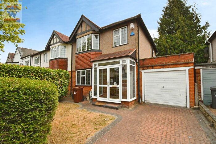 3 Bedroom Detached House To Rent In Lingwood Gardens, TW7
