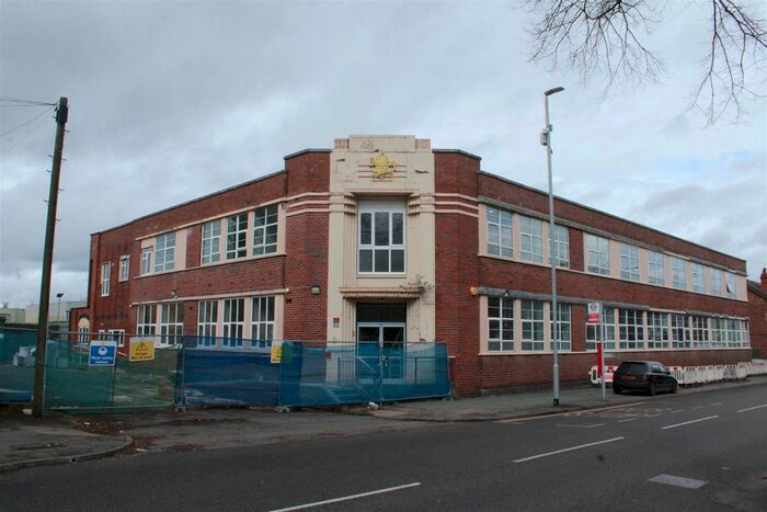 2 Bedroom Flat To Rent In Mount Pleasant, Bilston, WV14