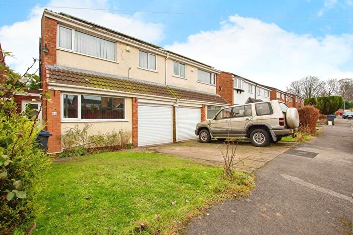 4 Bedroom Semi Detached House For Sale In Wellman Croft, Birmingham, B29