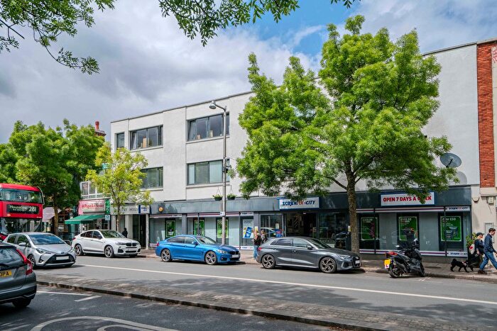 1 Bedroom Flat To Rent In Heath Road, Twickenham, TW1