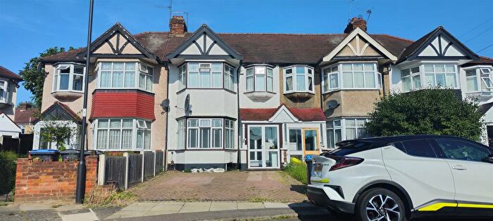 3 Bedroom House To Rent In Bullsmoor Gardens, Waltham Cross, EN8