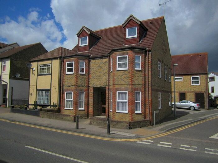 1 Bedroom Flat To Rent In High Street, Rainham, ME8