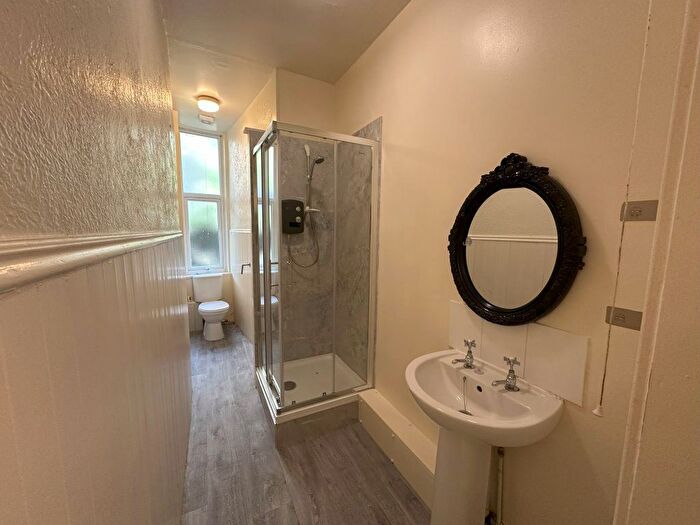 3 Bedroom Flat To Rent In Gr Victoria Road, Dundee, DD1