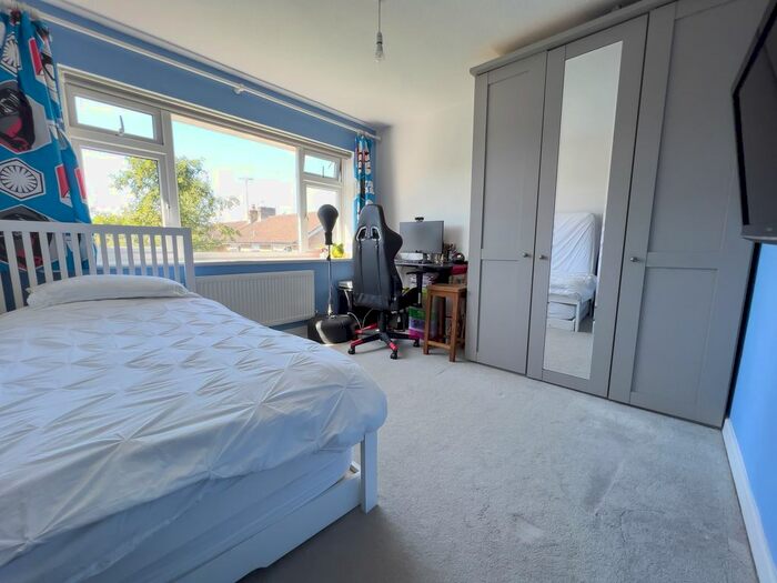 3 Bedroom Semi-Detached House For Sale In Wordsworth Rise, East Grinstead, RH19