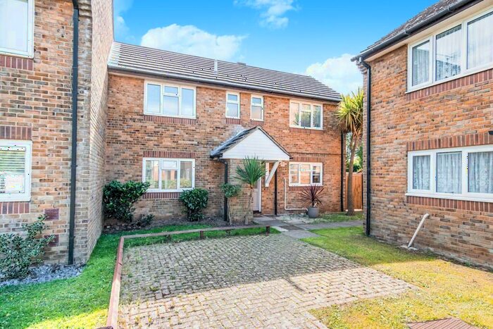 4 Bedroom Semi-Detached House To Rent In Hampton Court, West Meads, PO21