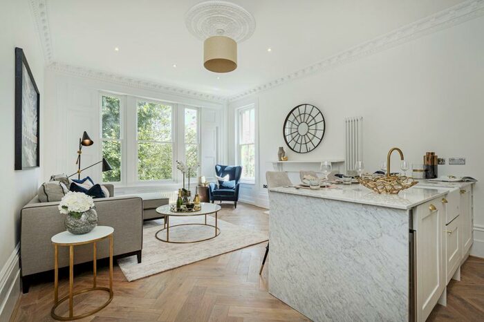 3 Bedroom Flat To Rent In Belvedere Road, London, SE19