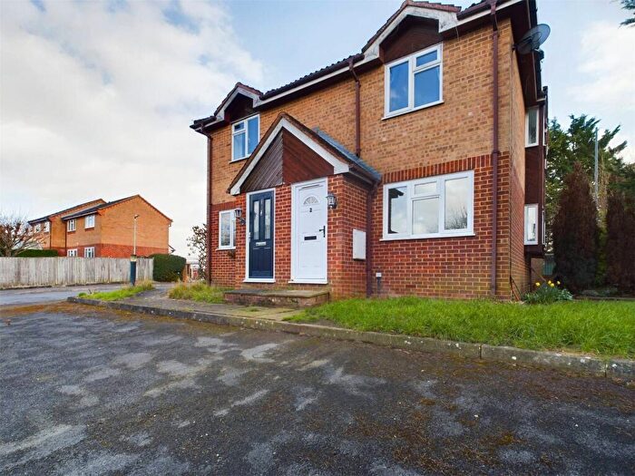 1 Bedroom End Of Terrace House To Rent In Corfe Place, Maidenhead, Berkshire, SL6