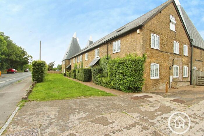 2 Bedroom Flat For Sale In London Road, Teynham, Sittingbourne, ME9