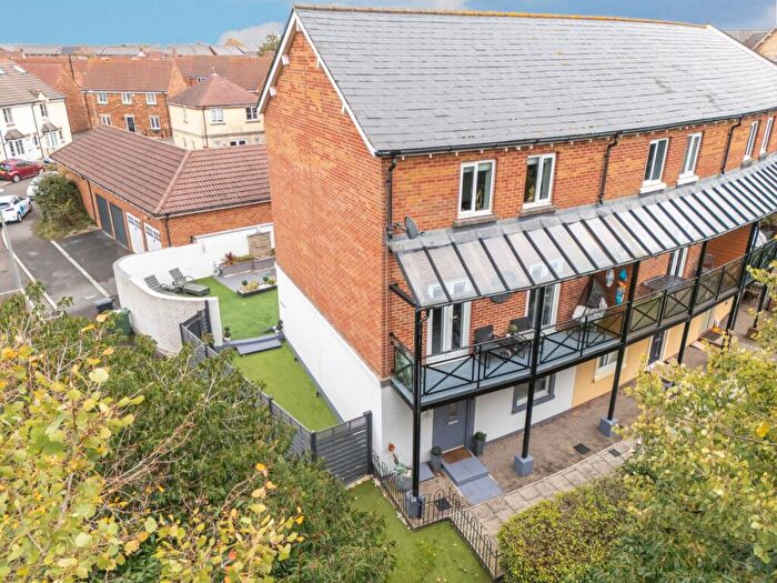 4 Bedroom End Of Terrace House For Sale In Phoenix Way, Portishead, Bristol, Somerset, BS20