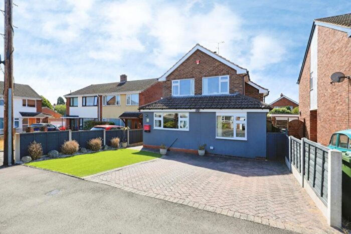 3 Bedroom Detached House For Sale In Pear Tree Close, Kidderminster, Worcestershire, DY10