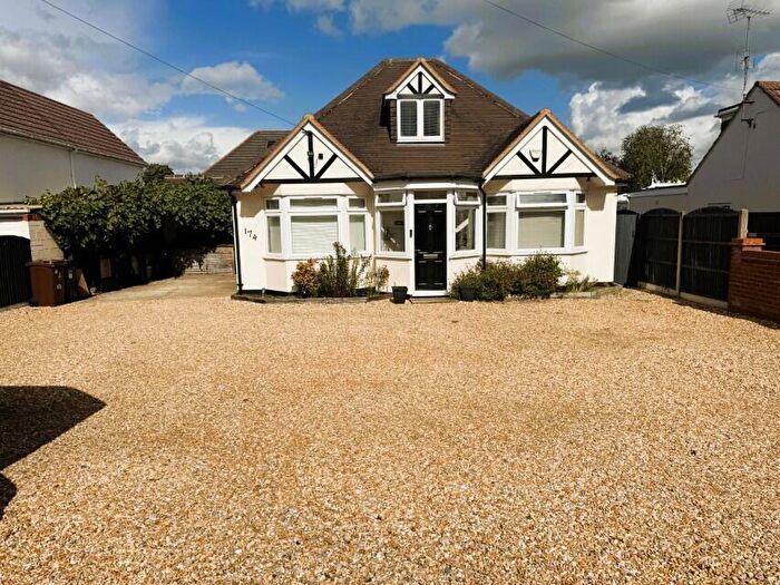 4 Bedroom Detached House For Sale In Reading Road, Woodley, Reading, Berkshire, RG5