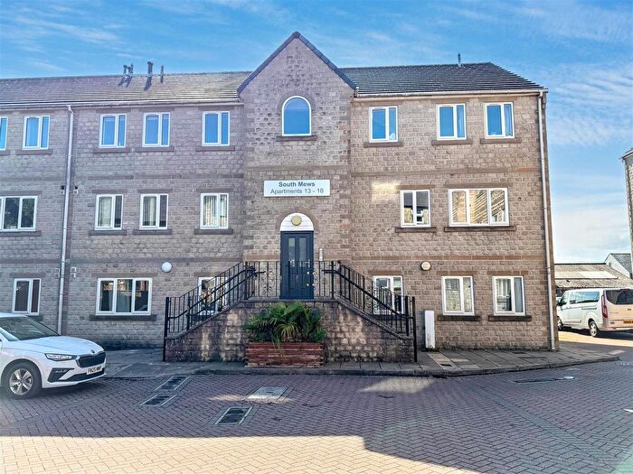 2 Bedroom Flat For Sale In South Mews, Buxton, Derbyshire, SK17