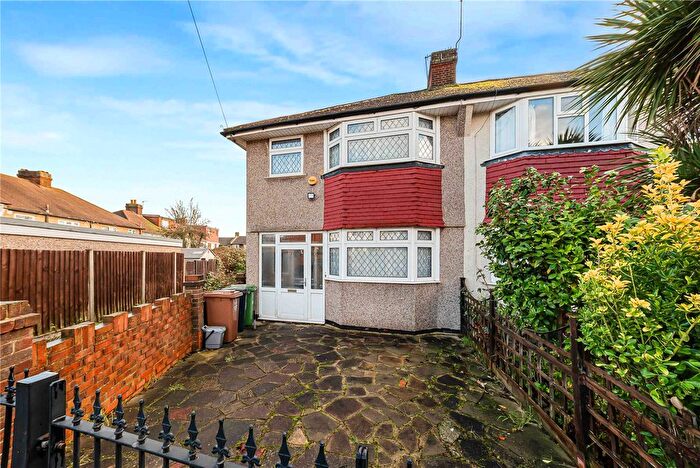 3 Bedroom Semi Detached House For Sale In Otford Crescent, London, SE4
