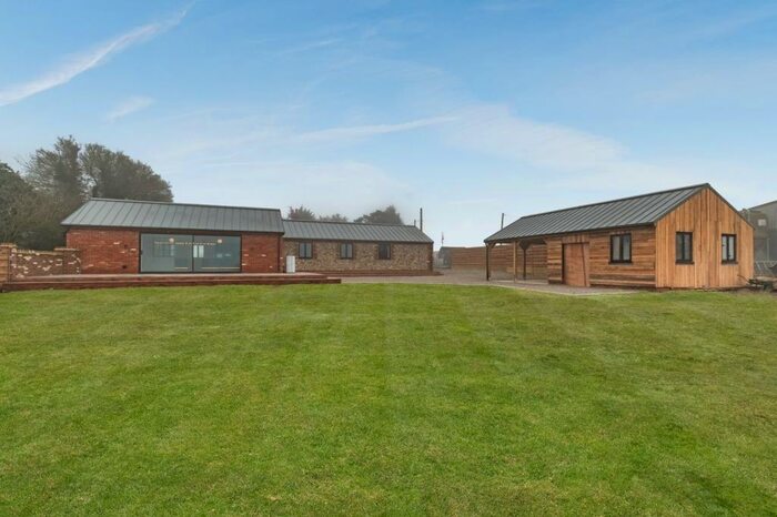 3 Bedroom Barn Conversion For Sale In Coldharbour Lane, Thurnham, Kent, ME14