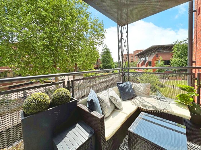 2 Bedroom Apartment For Sale In St. Ives Road, Maidenhead, Berkshire, SL6