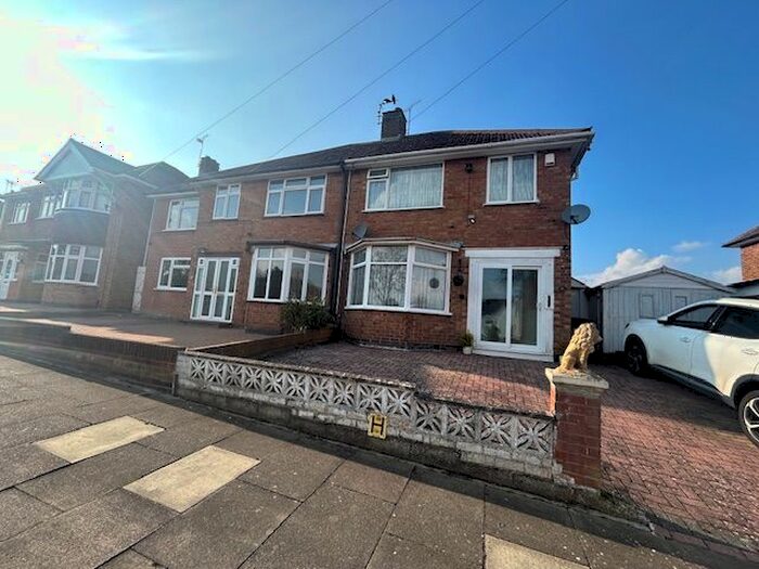 3 Bedroom Semi-Detached House To Rent In Earlswood Road, Leicester, LE5