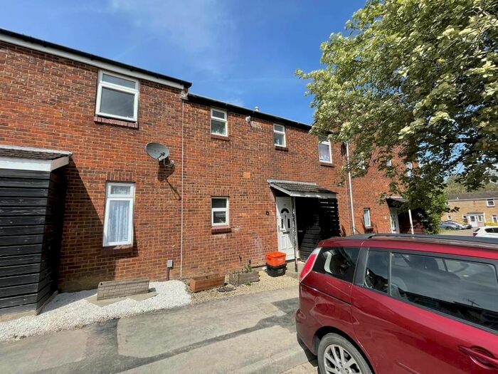 3 Bedroom Terraced House To Rent In Edington Close, SN5