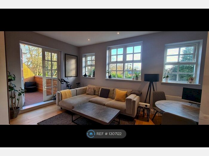 2 Bedroom Flat To Rent In Goldring Way, Napsbury Park, St. Albans, AL2