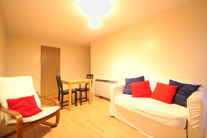 1 Bedroom Apartment To Rent In Albion Gate, Glasgow, G1