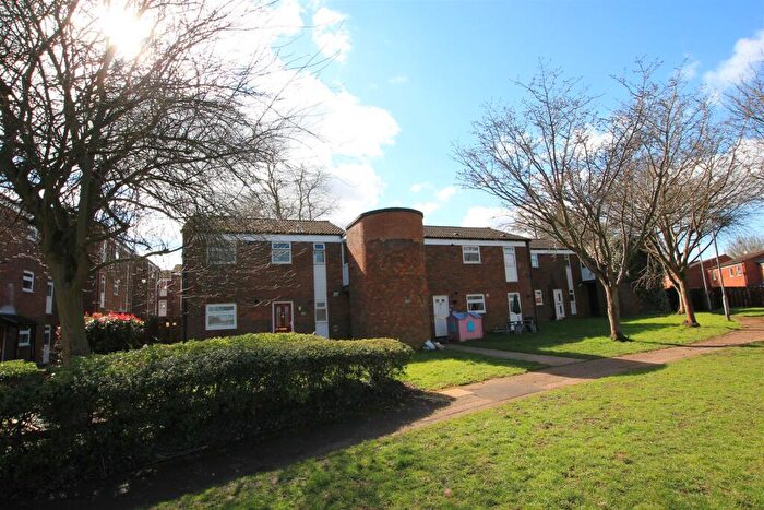 1 Bedroom Apartment For Sale In Kimbolton Crescent, Stevenage, SG2