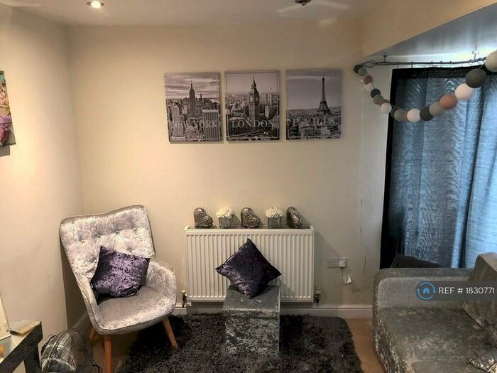 1 Bedroom Flat To Rent In Luton Road, Wilstead, Bedford, MK45