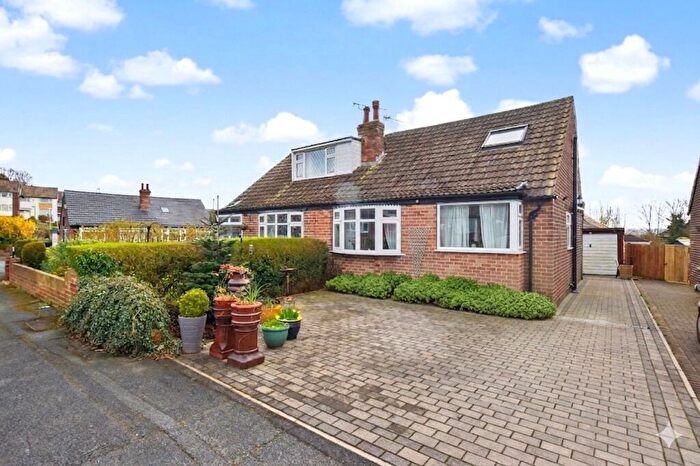 4 Bedroom Bungalow For Sale In Heather Grove, Leeds, West Yorkshire, LS13