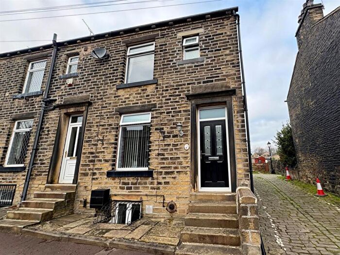 3 Bedroom End Of Terrace House For Sale In Westbourne Terrace, Halifax, HX3