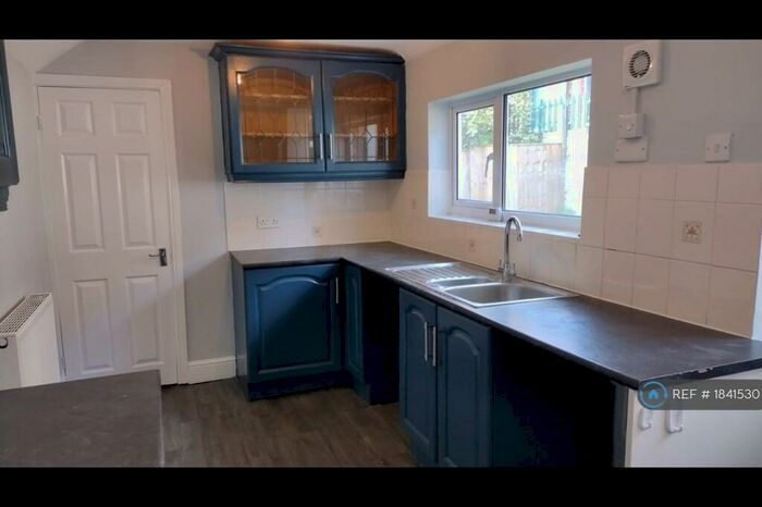 4 Bedroom Semi-Detached House To Rent In Ropery Road, Gainsborough, DN21