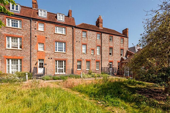 2 Bedroom Flat For Sale In London Road, Reading, RG1