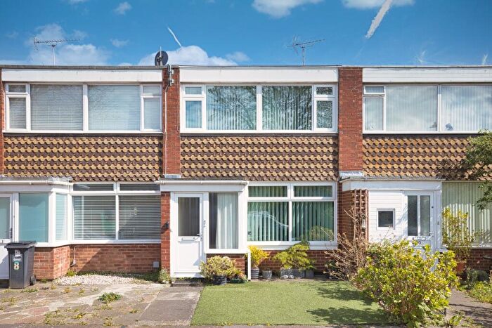 2 Bedroom Terraced House For Sale In Luton Court, Broadstairs, Kent, CT10