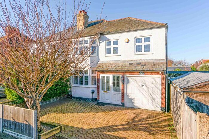 4 Bedroom Semi-Detached House For Sale In Stuart Avenue, Walton-On-Thames, KT12