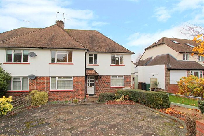 3 Bedroom Maisonette For Sale In Shawley Crescent, Epsom, KT18