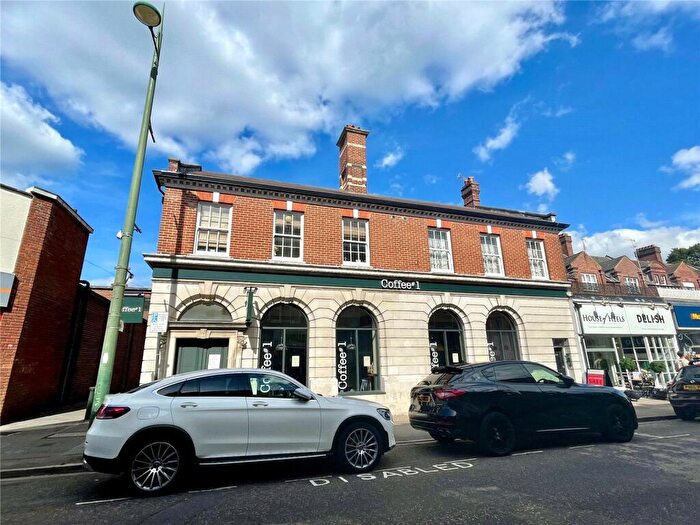 2 Bedroom Apartment To Rent In Poole Road, Bournemouth, BH4