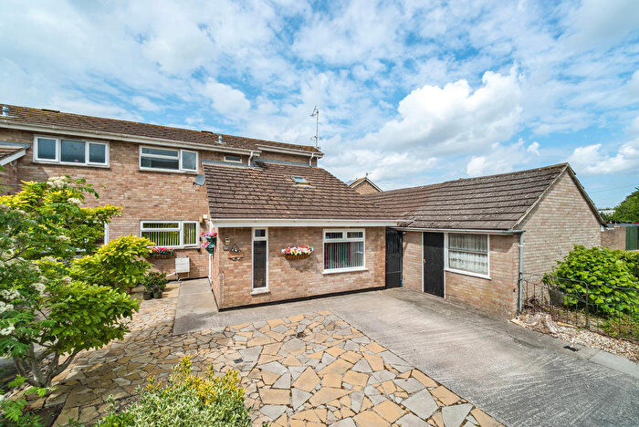 3 Bedroom Semi-Detached House For Sale In Brompton Road, Oldmixon - Extended Home, BS24