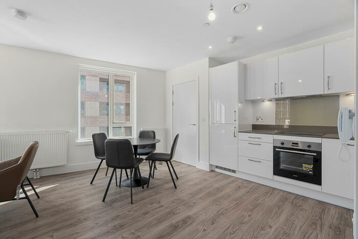 2 Bedroom Apartment To Rent In Fortunes Dock, Canning Town London, E16