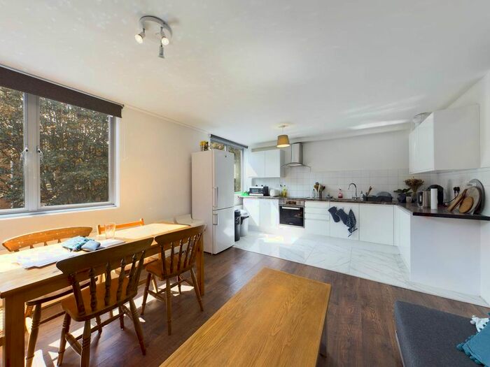 4 Bedroom Flat To Rent In Millman Street, Bloomsbury, London, WC1N