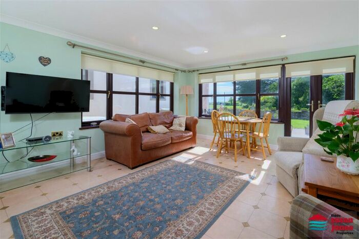 4 Bedroom Detached House For Sale In Ty'n Lon, Abererch, LL53